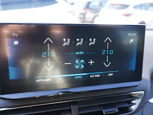 Peugeot 3008 1.5 BlueHDi Allure Pack EAT8