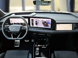 Audi SQ6 e-tron quattro Mythosschwarz Metallic