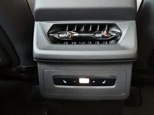 Audi SQ6 e-tron quattro Mythosschwarz Metallic