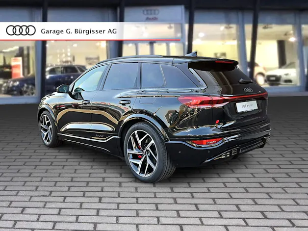 Audi SQ6 e-tron quattro Mythosschwarz Metallic