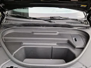 Audi SQ6 e-tron quattro Mythosschwarz Metallic