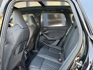 Audi SQ6 e-tron quattro Mythosschwarz Metallic