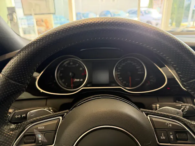 Audi RS4 Avant 4.2 FSI V8 quattro S-tronic