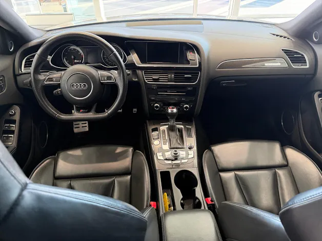 Audi RS4 Avant 4.2 FSI V8 quattro S-tronic