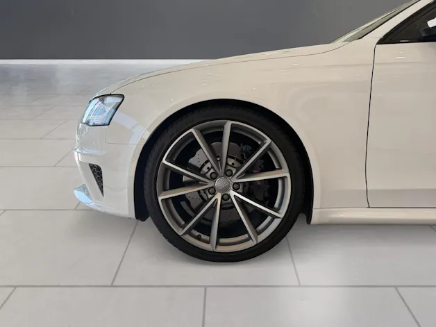 Audi RS4 Avant 4.2 FSI V8 quattro S-tronic