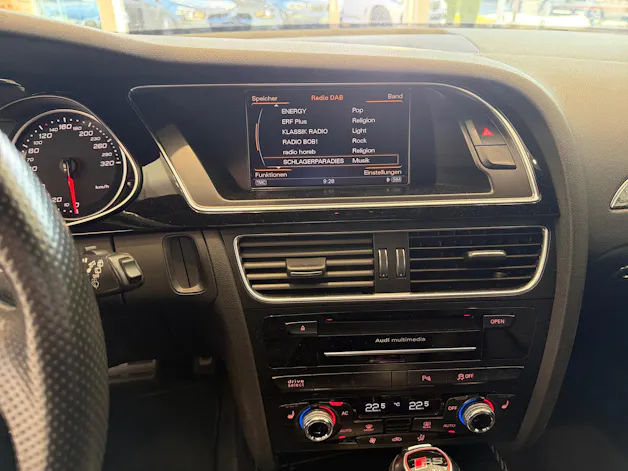 Audi RS4 Avant 4.2 FSI V8 quattro S-tronic