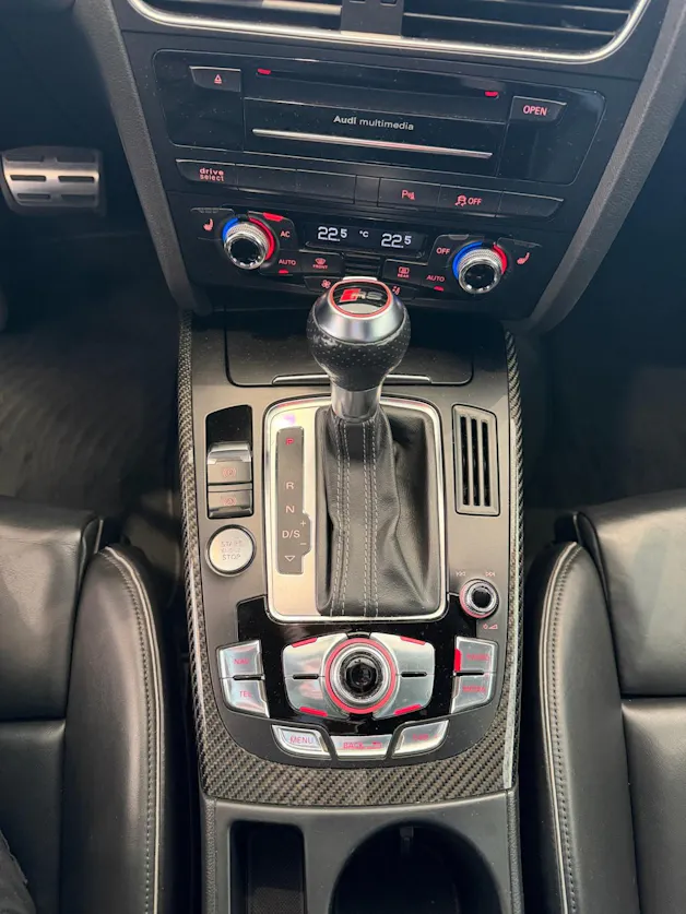 Audi RS4 Avant 4.2 FSI V8 quattro S-tronic