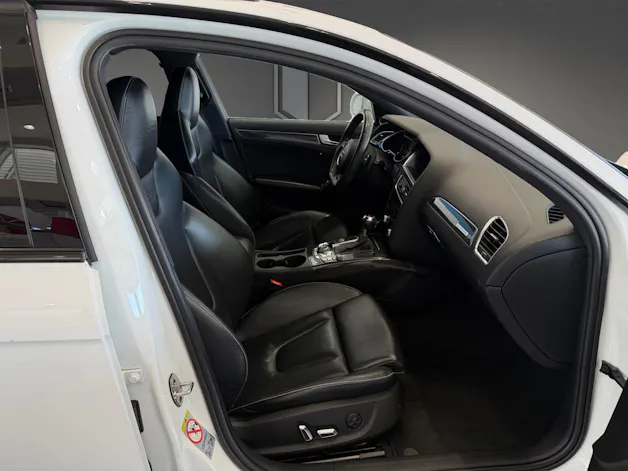 Audi RS4 Avant 4.2 FSI V8 quattro S-tronic