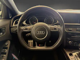 Audi RS4 Avant 4.2 FSI V8 quattro S-tronic