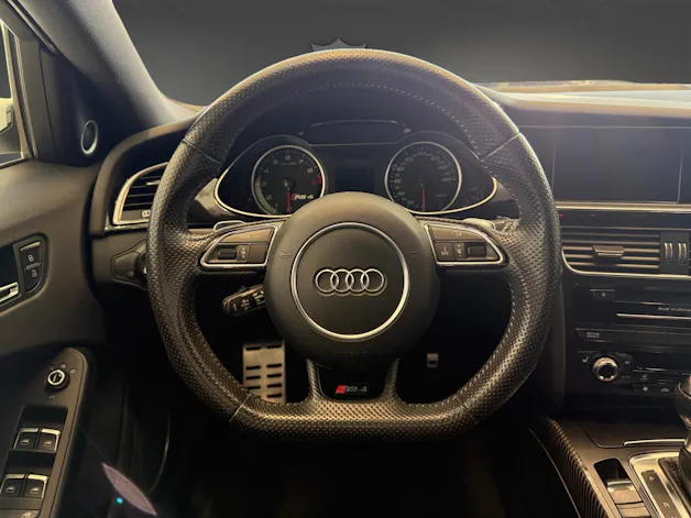 Audi RS4 Avant 4.2 FSI V8 quattro S-tronic