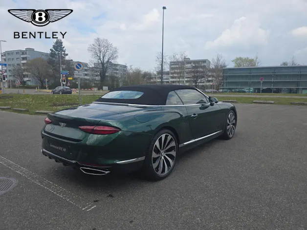 Bentley Continental GTC 4.0 V8 PHEV 680 PS / 1.9% Leasing möglich.