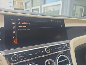 Bentley Continental GTC 4.0 V8 PHEV 680 PS / 1.9% Leasing möglich.