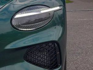 Bentley Continental GTC 4.0 V8 PHEV 680 PS / 1.9% Leasing möglich.
