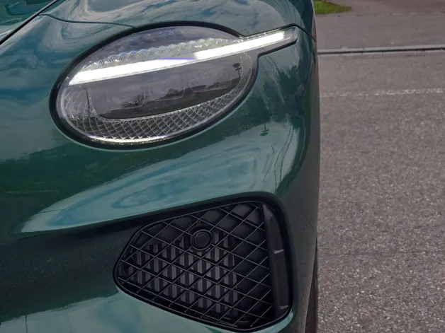 Bentley Continental GTC 4.0 V8 PHEV 680 PS / 1.9% Leasing möglich.