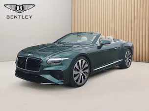 Bentley Continental GTC 4.0 V8 PHEV 680 PS / 1.9% Leasing möglich.