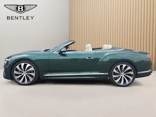 Bentley Continental GTC 4.0 V8 PHEV 680 PS / 1.9% Leasing möglich.