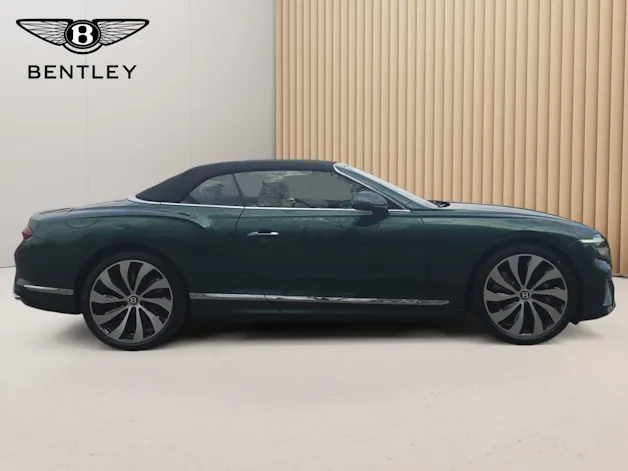 Bentley Continental GTC 4.0 V8 PHEV 680 PS / 1.9% Leasing möglich.