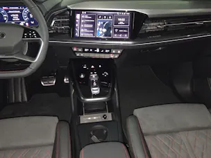 Audi Q4 e-tron 45 Edition Swiss Ski quattro