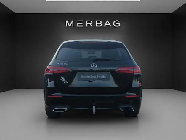 Mercedes-Benz B 250 e AMG Line