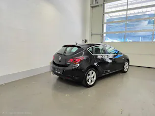 Opel Astra 1.6i 16V Turbo Sport Automatic