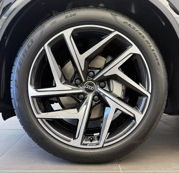 Audi Q6 e-tron quattro