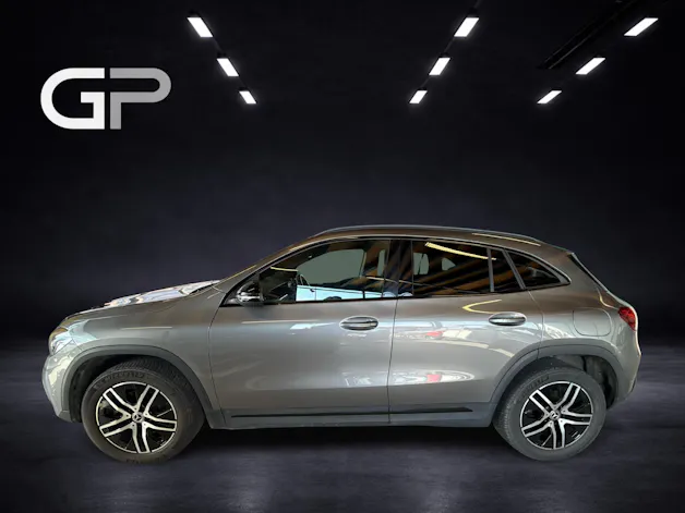 Mercedes-Benz GLA 200 Progressive 4matic
