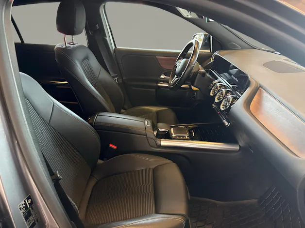 Mercedes-Benz GLA 200 Progressive 4matic