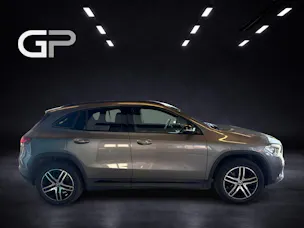 Mercedes-Benz GLA 200 Progressive 4matic
