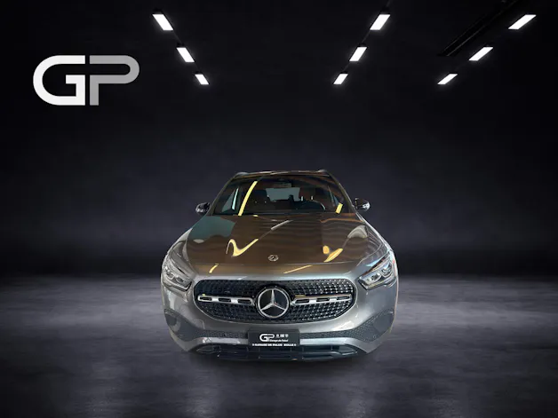Mercedes-Benz GLA 200 Progressive 4matic