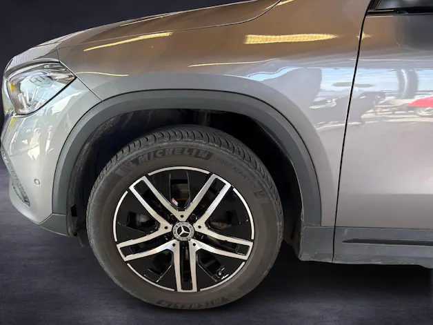 Mercedes-Benz GLA 200 Progressive 4matic