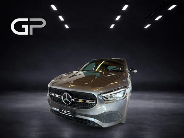 Mercedes-Benz GLA 200 Progressive 4matic