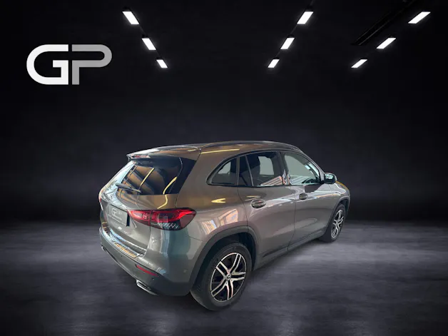 Mercedes-Benz GLA 200 Progressive 4matic