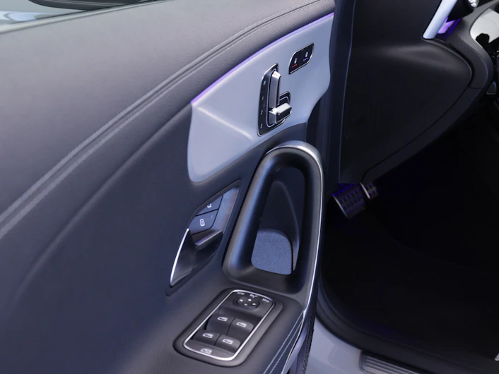 Fahrzeugbild MERCEDES-BENZ A 45 AMG