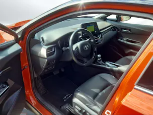 Toyota C-HR 2.0 VVTi HSD Launch Edition