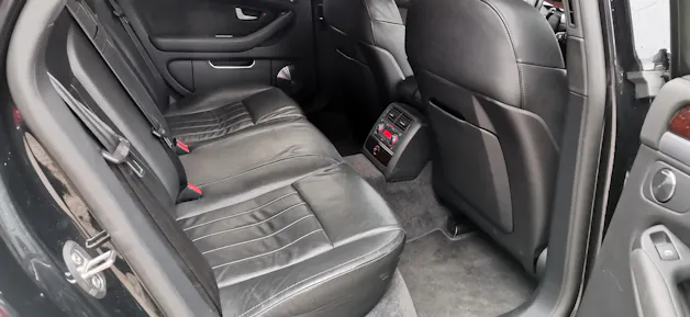 Audi A8 4.2 V8 TDI DPF quattro