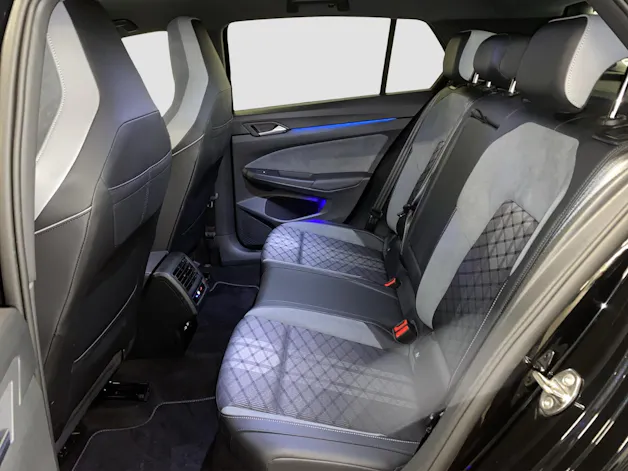 VW Golf VIII 2.0 TSI R-Line DSG 4motion