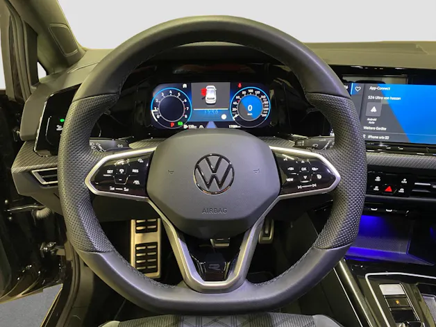 VW Golf VIII 2.0 TSI R-Line DSG 4motion