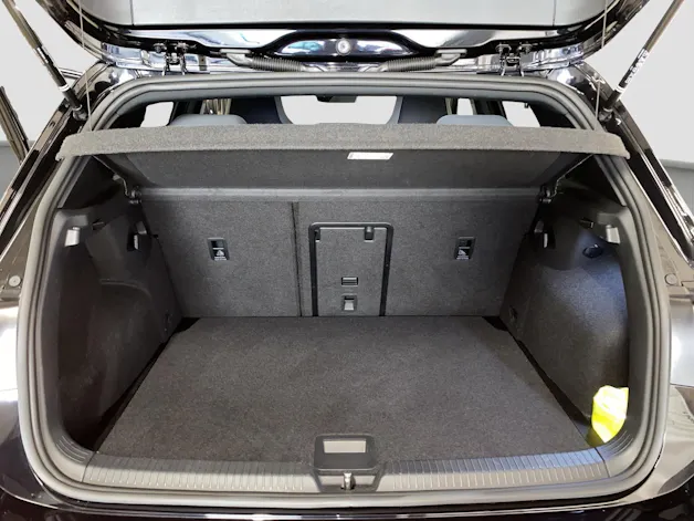 VW Golf VIII 2.0 TSI R-Line DSG 4motion