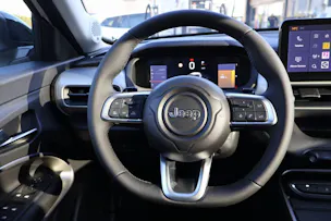 Jeep Avenger 1.2 MHEV Summit