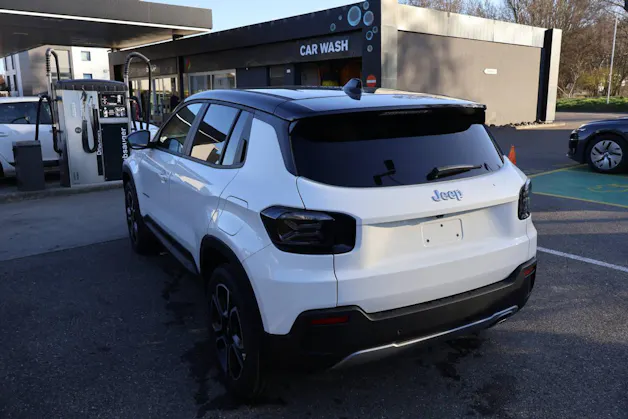 Jeep Avenger 1.2 MHEV Summit