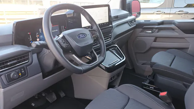 Ford Tourneo Bus 320 L1H1 Titanium Automat 4x4