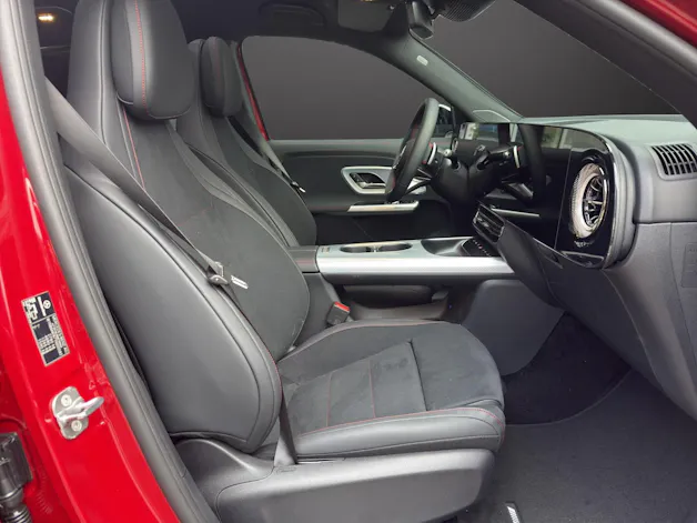 Mercedes-Benz GLB 350 4MATIC with EQ Technology