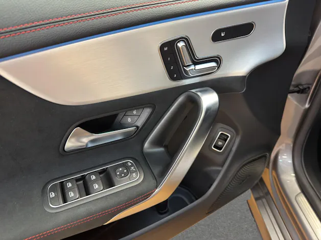 Mercedes-Benz CLA 220 4M - AMG / 360 Grad Kamera / Multibeam LED / Soundsystem