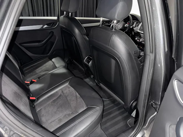 Audi Q3 2.0 TDI quattro S-tronic | CH |
