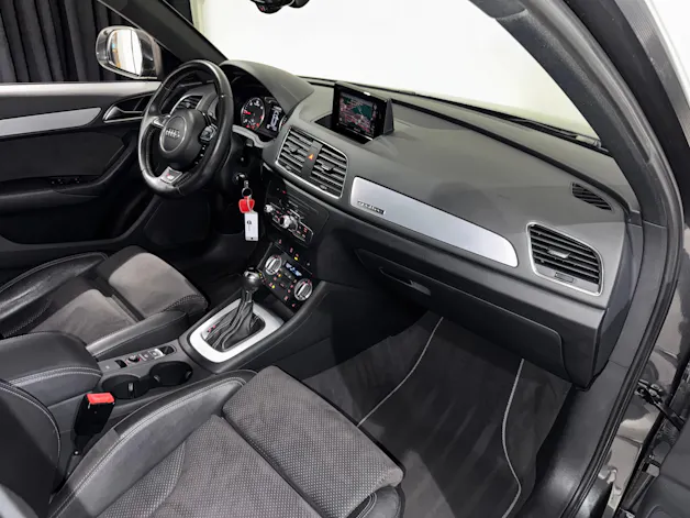 Audi Q3 2.0 TDI quattro S-tronic | CH |