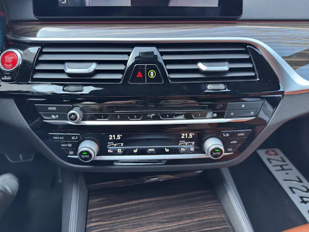 BMW M5 xDrive Drivelogic