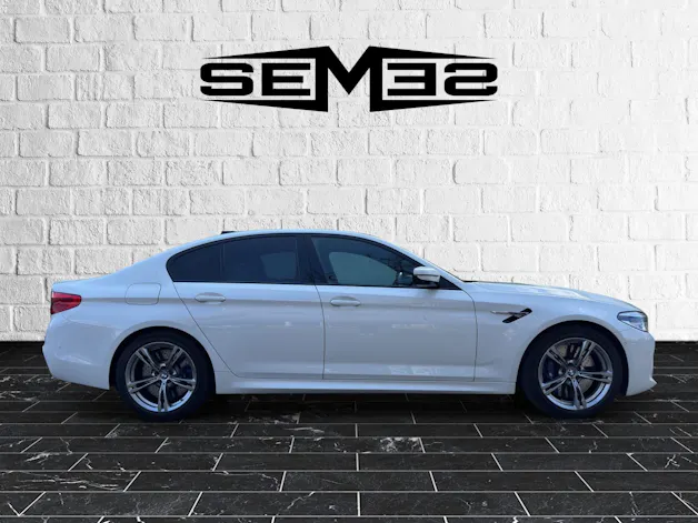 BMW M5 xDrive Drivelogic