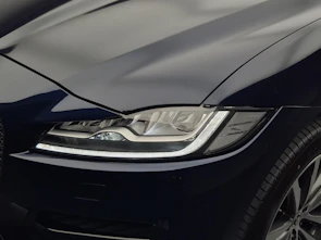 Fahrzeugbild JAGUAR F-Pace 2.0 T 300 R-Sport AWD