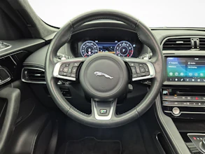 https://vehicle.imgix.net/4243041/c9586df0-cd27-40f1-8c1f-cb7d498d1993.jpg