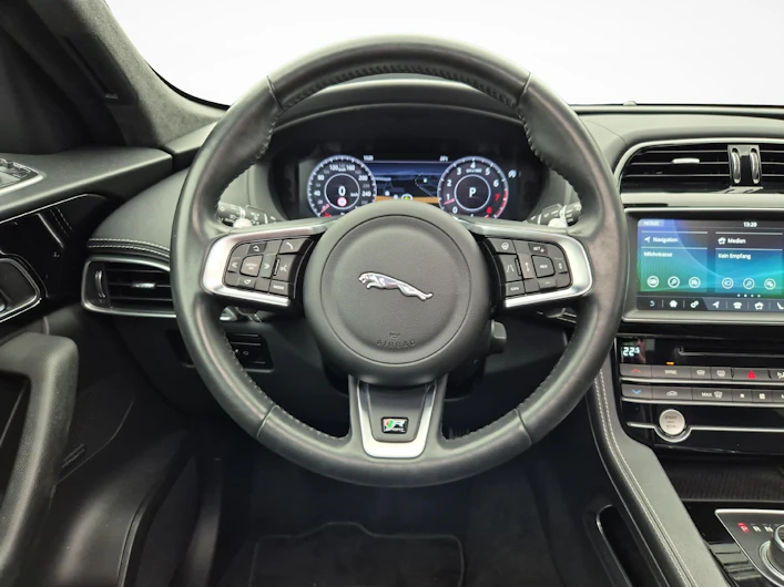 Fahrzeugbild JAGUAR F-PACE